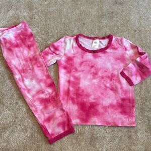 ESME pajama set
Smoke free pet free home
Amazing condition